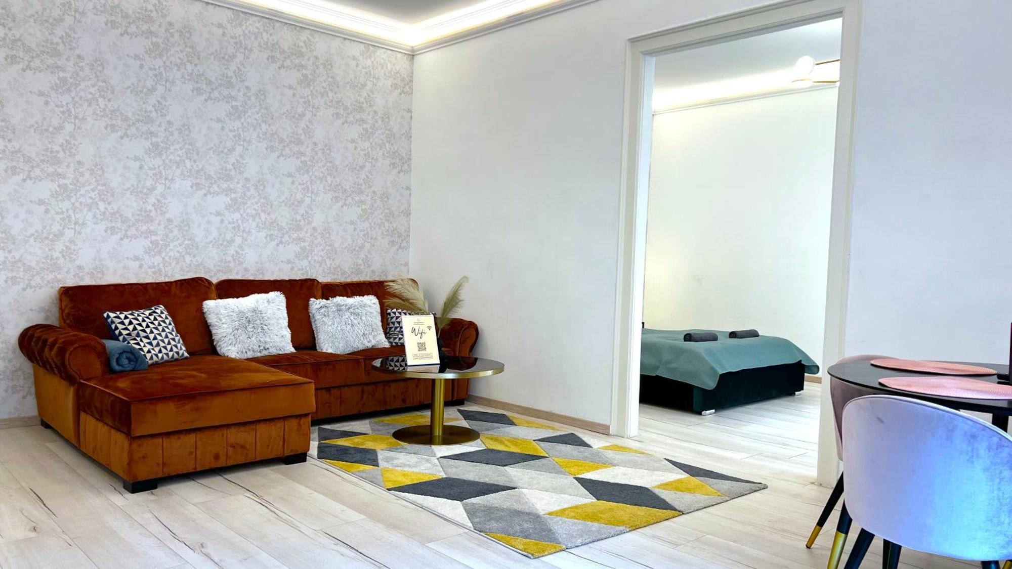 N24 By Small Apartman *